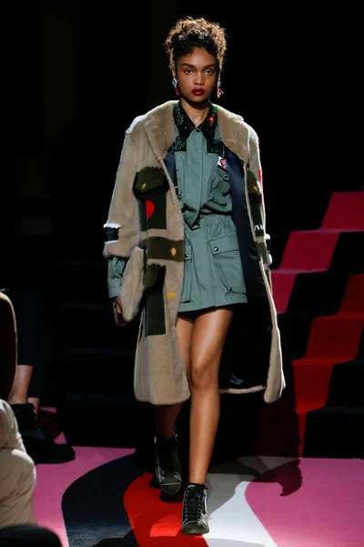 Look 35